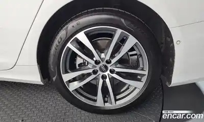 Audi A6 2023 2.0 автомат (гидро), миниатюра 7