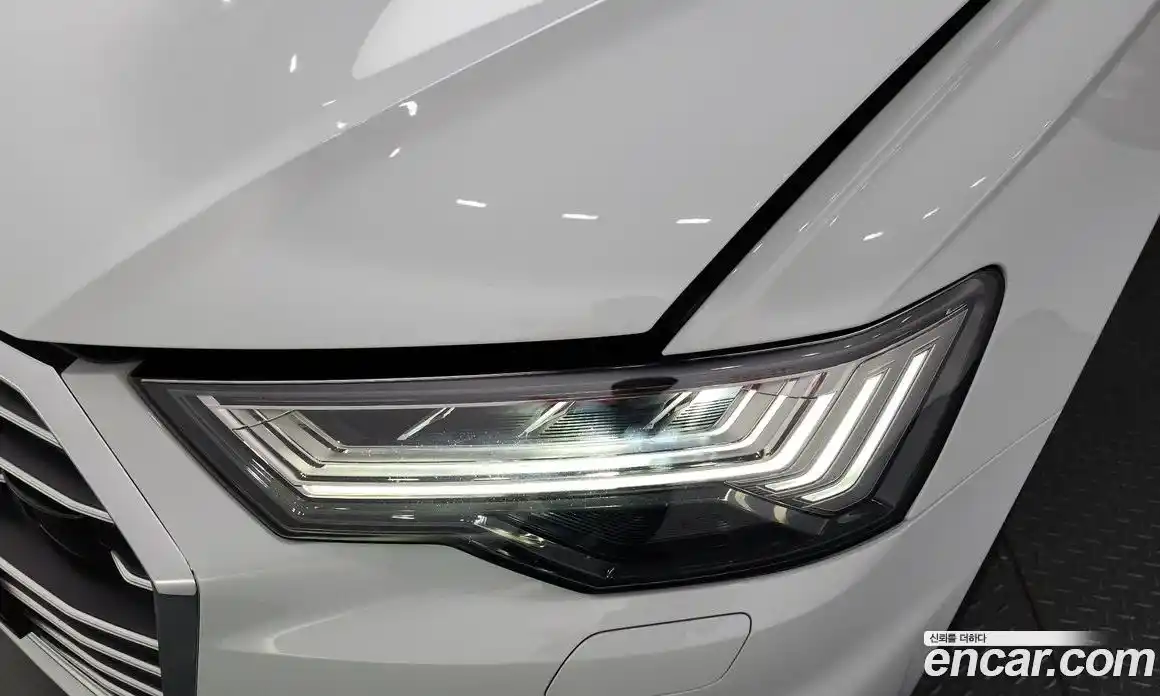 Audi A6 2023 2.0 автомат (гидро), фото 8