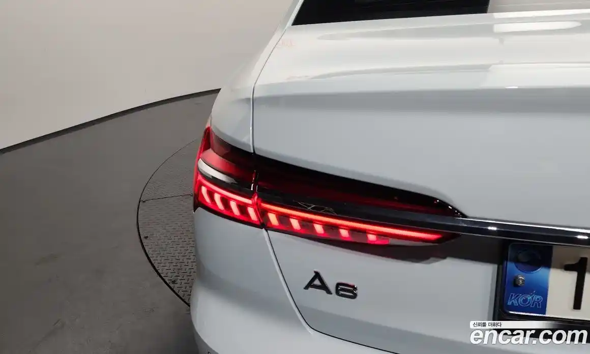 Audi A6 2023 2.0 автомат (гидро), фото 9