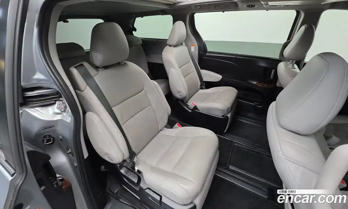 Toyota Sienna 2015 3.5 автомат (гидро), фото 19 Toyota Sienna 2015 3.5 автомат (гидро), фото 19