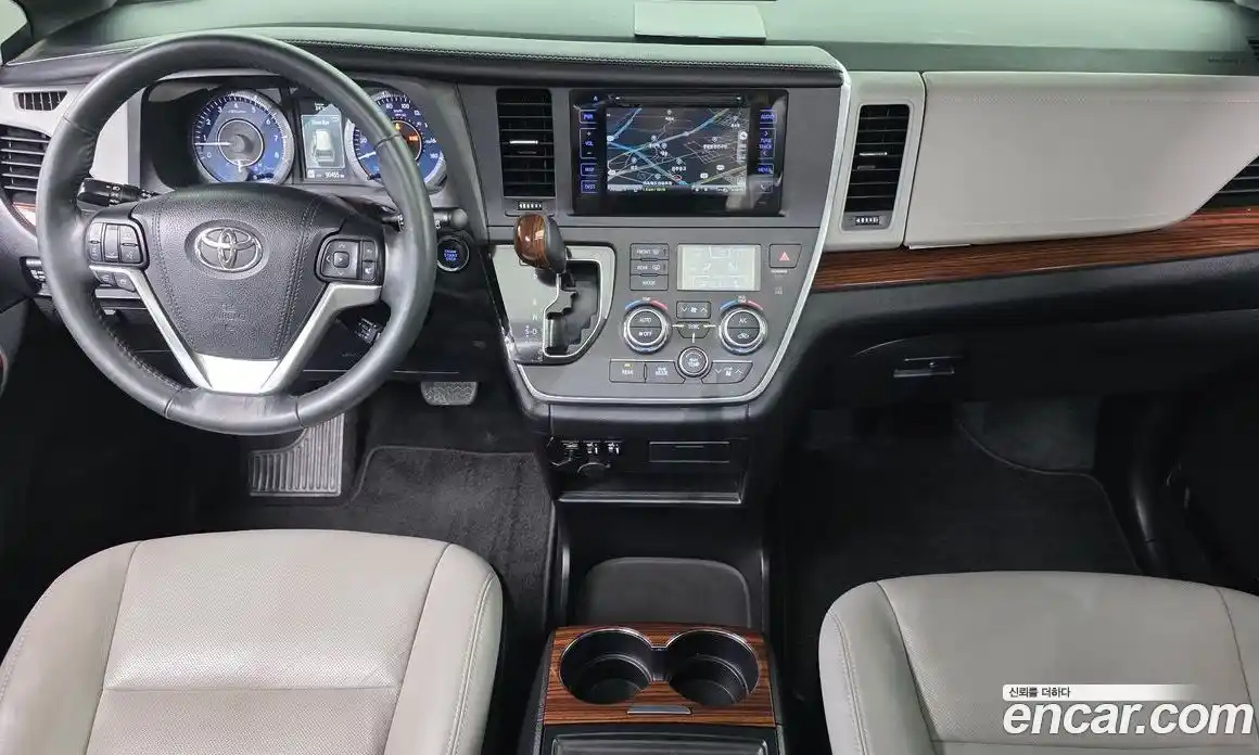 Toyota Sienna 2015 3.5 автомат (гидро), фото 7 Toyota Sienna 2015 3.5 автомат (гидро), фото 7