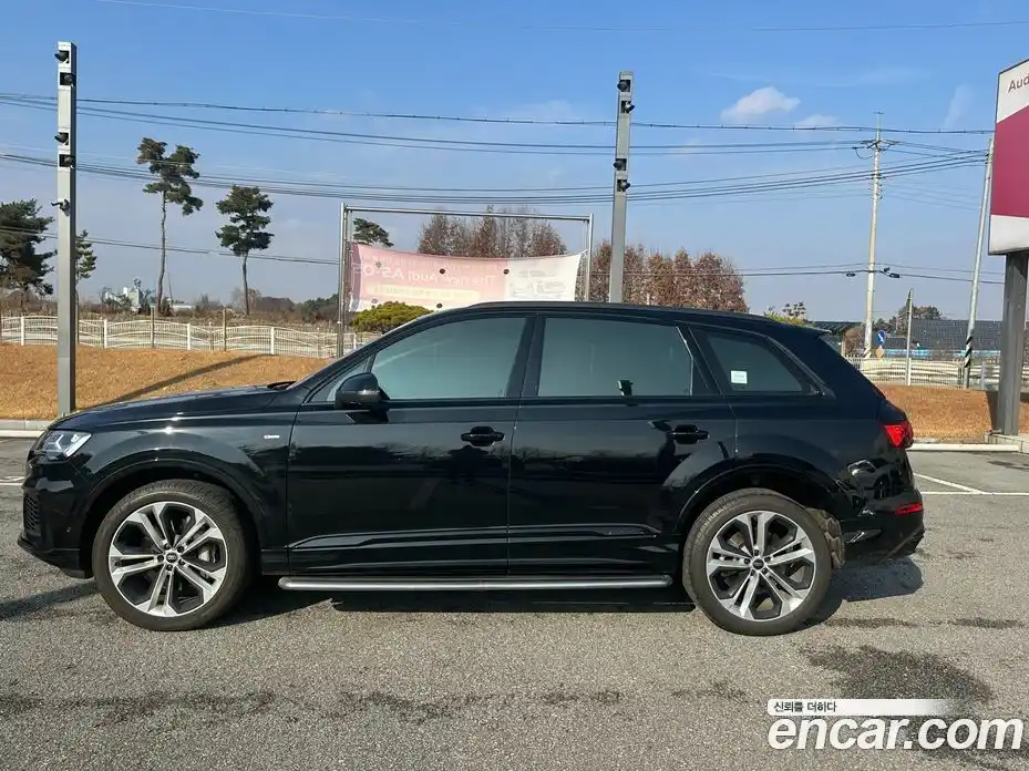 Audi Q7 2022 3.0 автомат (гидро), фото 15