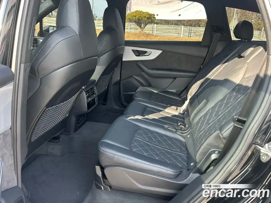 Audi Q7 2022 3.0 автомат (гидро), фото 17