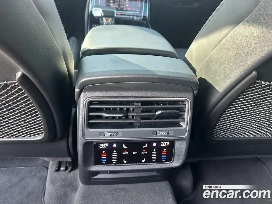 Audi Q7 2022 3.0 автомат (гидро), фото 20