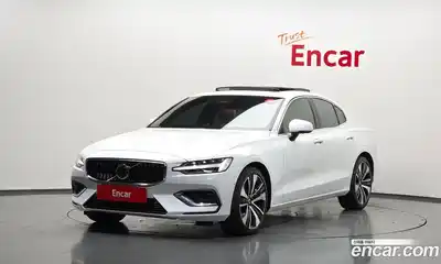Volvo S60, 2024, 12 356 км