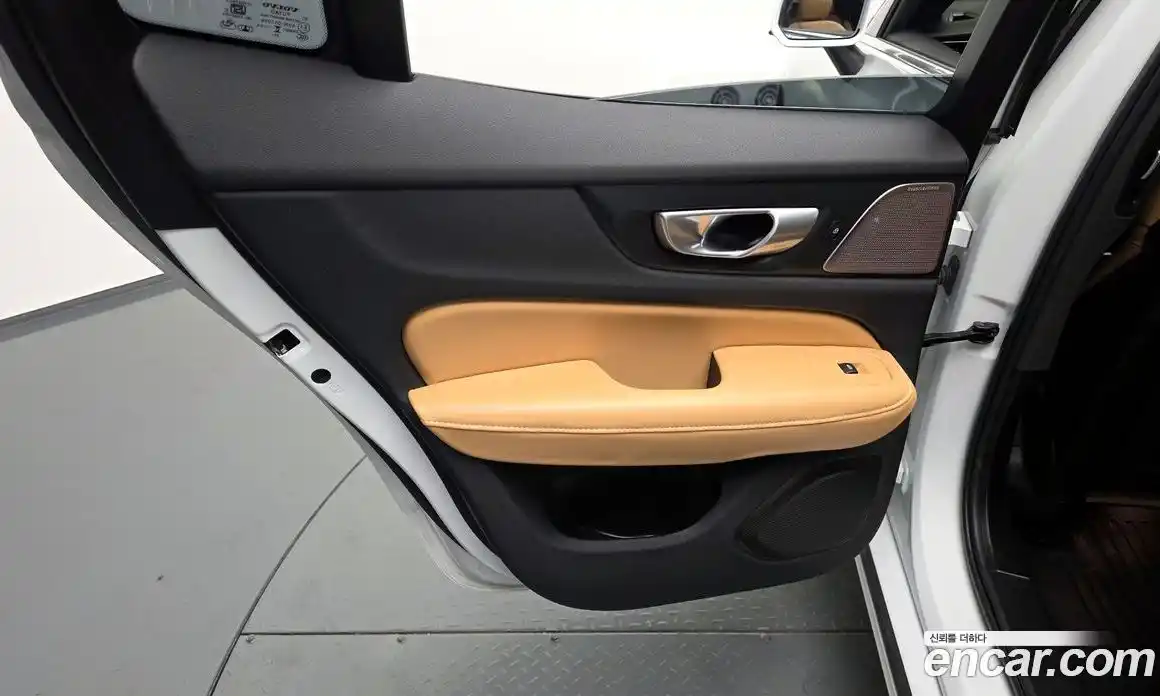 Volvo S60 2024 2.0 автомат (гидро), фото 14