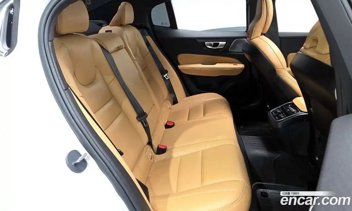 Volvo S60 2024 2.0 автомат (гидро), фото 17