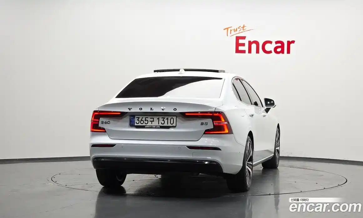 Volvo S60 2024 2.0 автомат (гидро), фото 4