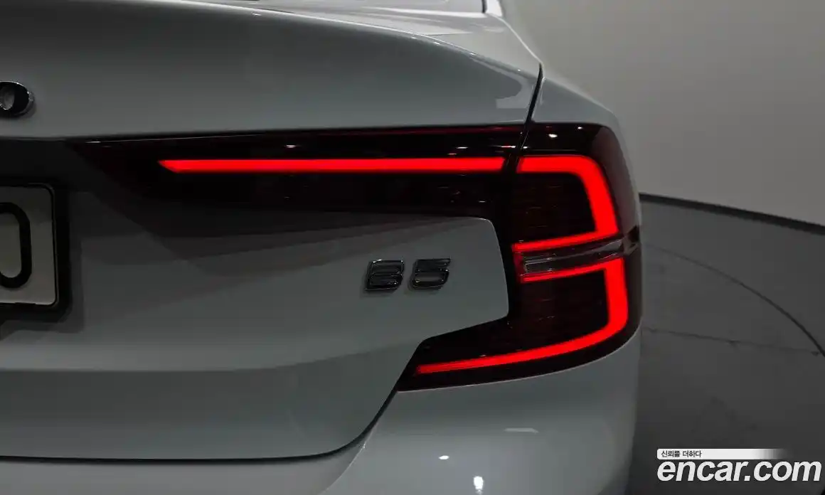 Volvo S60 2024 2.0 автомат (гидро), фото 9