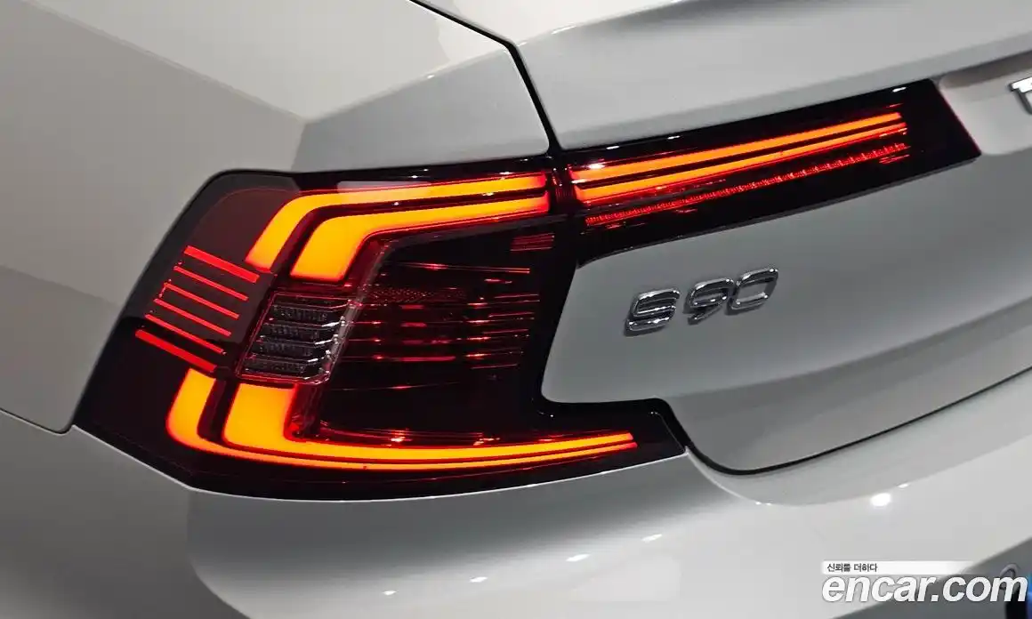 Volvo S90 2022 2.0 автомат (гидро), фото 9