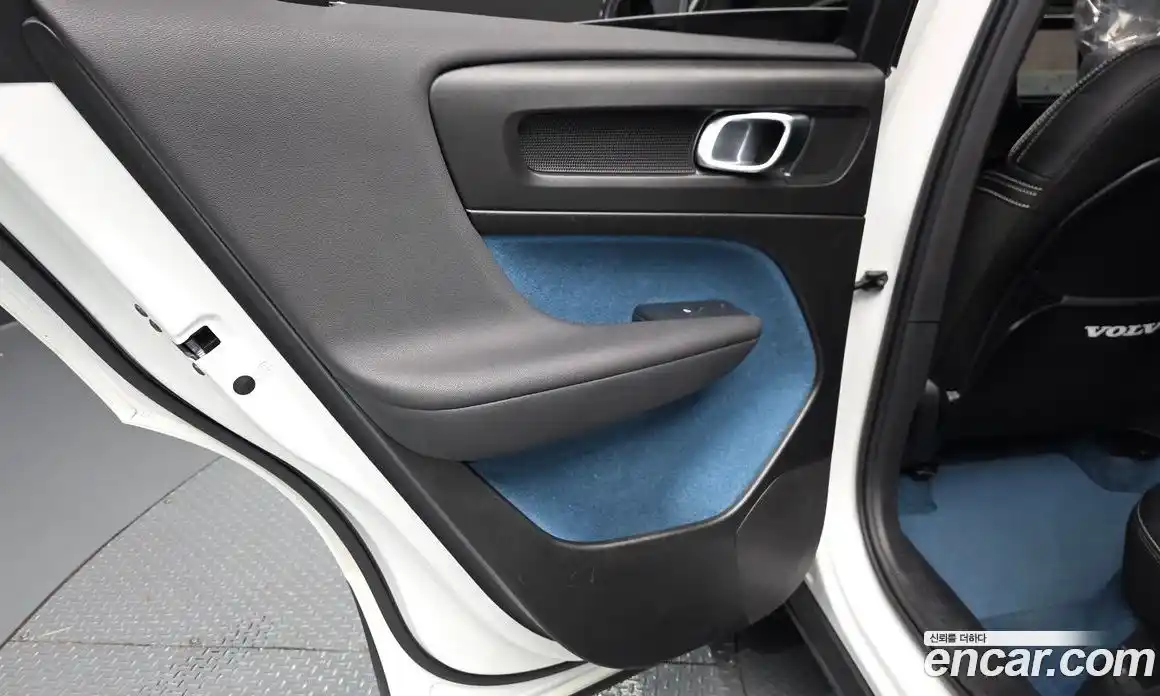 Volvo C40 2023 0.2 автомат (гидро), фото 15