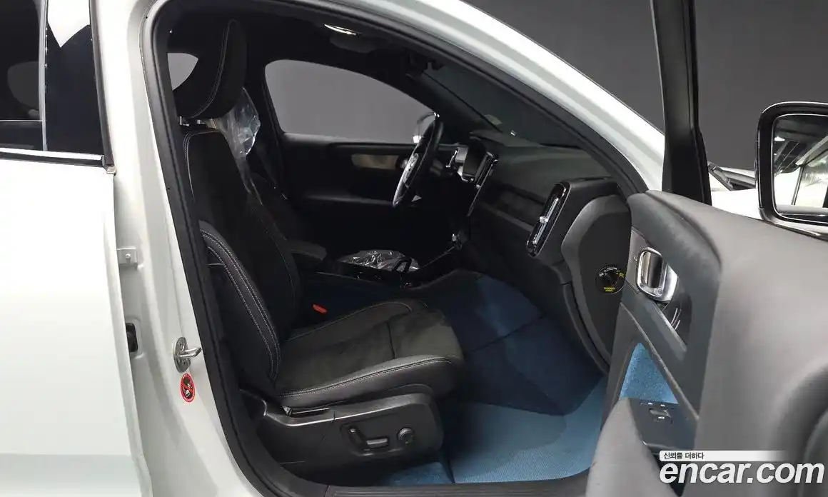 Volvo C40 2023 0.2 автомат (гидро), фото 17
