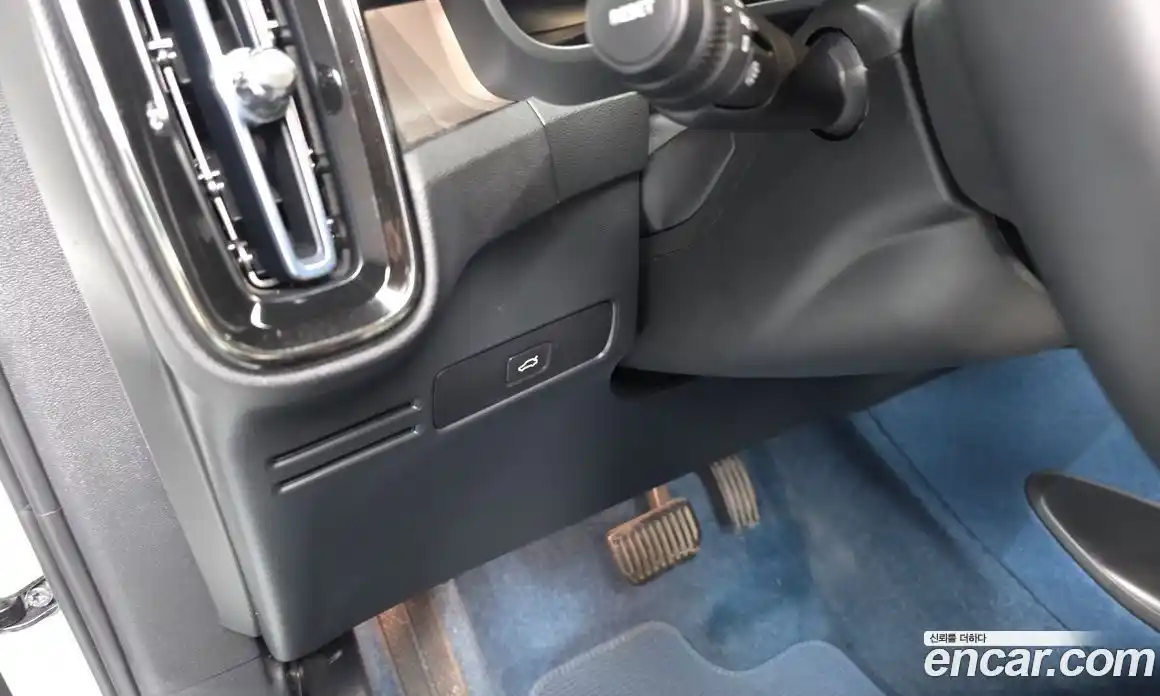 Volvo C40 2023 0.2 автомат (гидро), фото 27