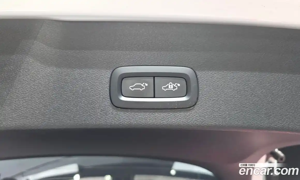 Volvo C40 2023 0.2 автомат (гидро), фото 31