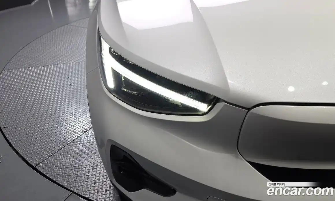 Volvo C40 2023 0.2 автомат (гидро), фото 8