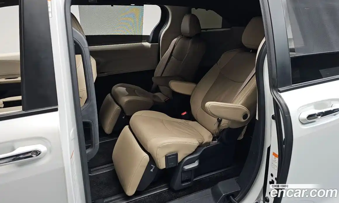 Toyota Sienna 2024 2.5 автомат (гидро), фото 17 Toyota Sienna 2024 2.5 автомат (гидро), фото 17