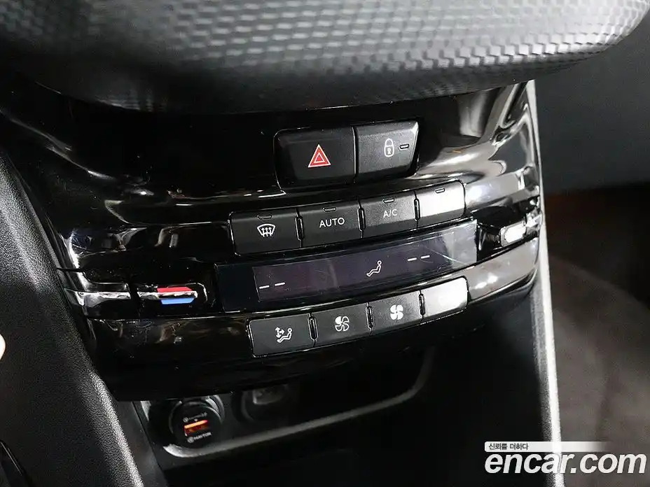 Peugeot 2008 2015 1.6 автомат (гидро), фото 15