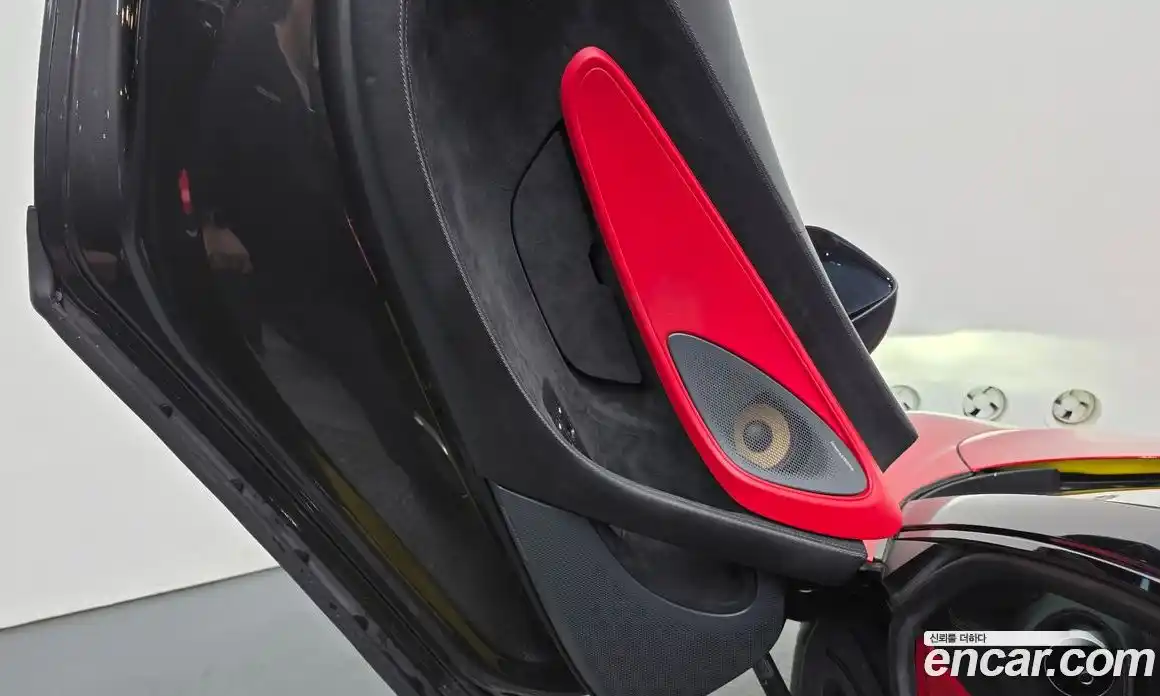 McLaren 570S 2018 3.8 автомат (гидро), фото 14 McLaren 570S 2018 3.8 автомат (гидро), фото 14