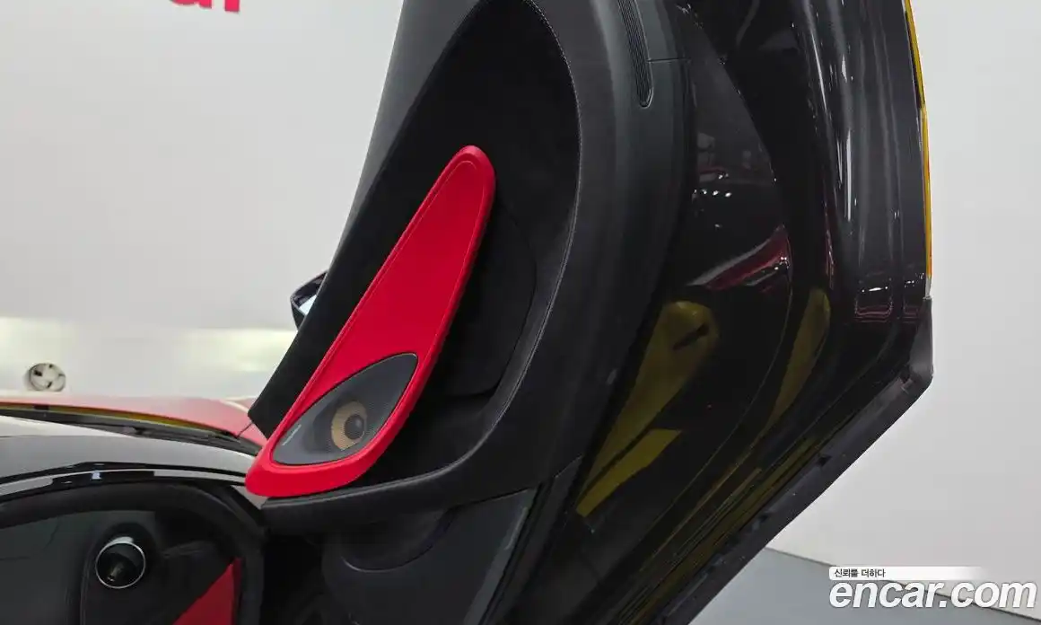 McLaren 570S 2018 3.8 автомат (гидро), фото 15 McLaren 570S 2018 3.8 автомат (гидро), фото 15
