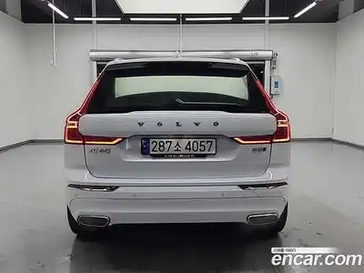 Volvo XC60 2021 2.0 автомат (гидро), миниатюра 3