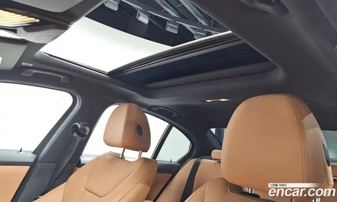 BMW 3 серия 2024 2.0 автомат (гидро), фото 17