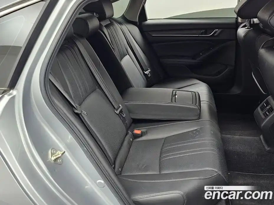Honda Accord 2019 2.0 автомат (гидро), фото 12