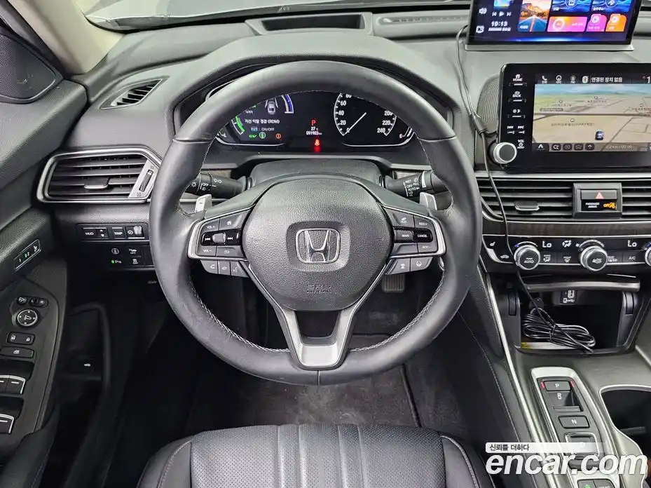 Honda Accord 2019 2.0 автомат (гидро), фото 13