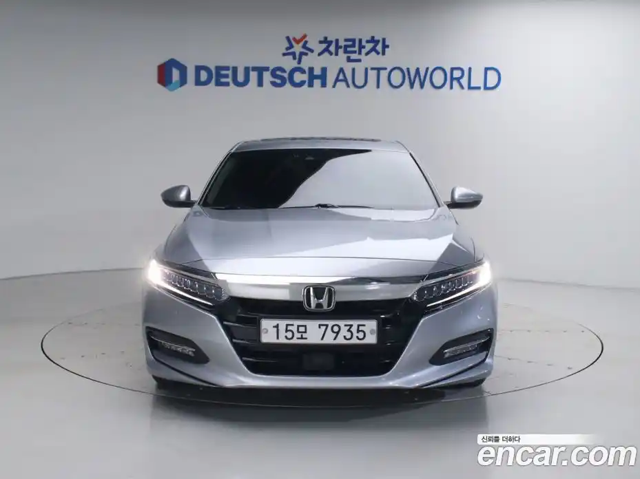 Honda Accord 2019 2.0 автомат (гидро), фото 3