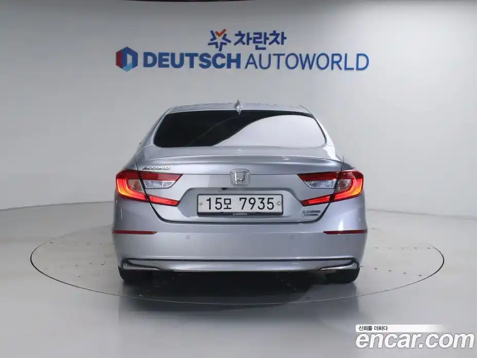 Honda Accord 2019 2.0 автомат (гидро), фото 4