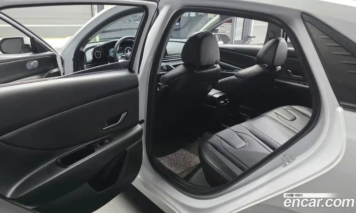 Hyundai Avante 2021 1.6 автомат (гидро), фото 11