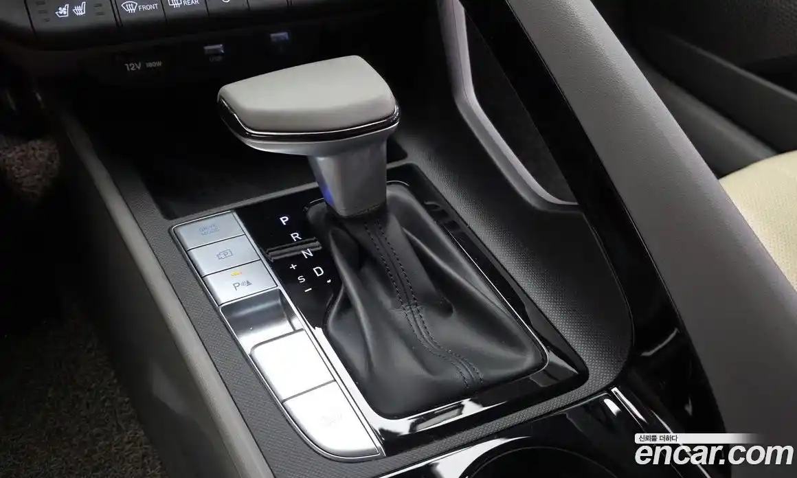 Hyundai Avante 2022 1.6 автомат (гидро), фото 12