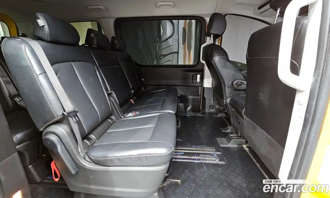 Hyundai Staria 2022 2.2 автомат (гидро), фото 12