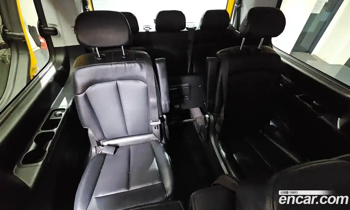 Hyundai Staria 2022 2.2 автомат (гидро), фото 13