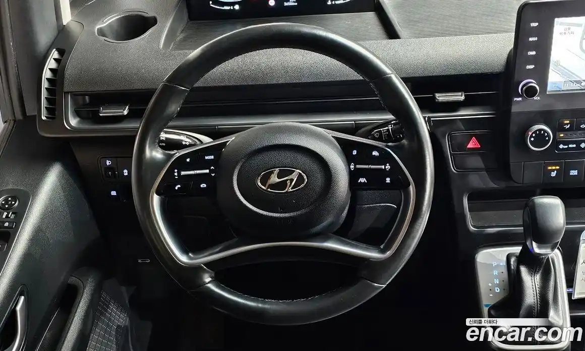 Hyundai Staria 2022 2.2 автомат (гидро), фото 16