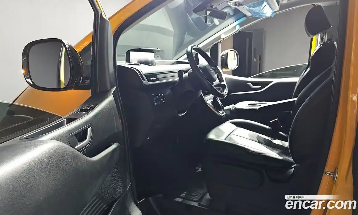 Hyundai Staria 2022 2.2 автомат (гидро), фото 10
