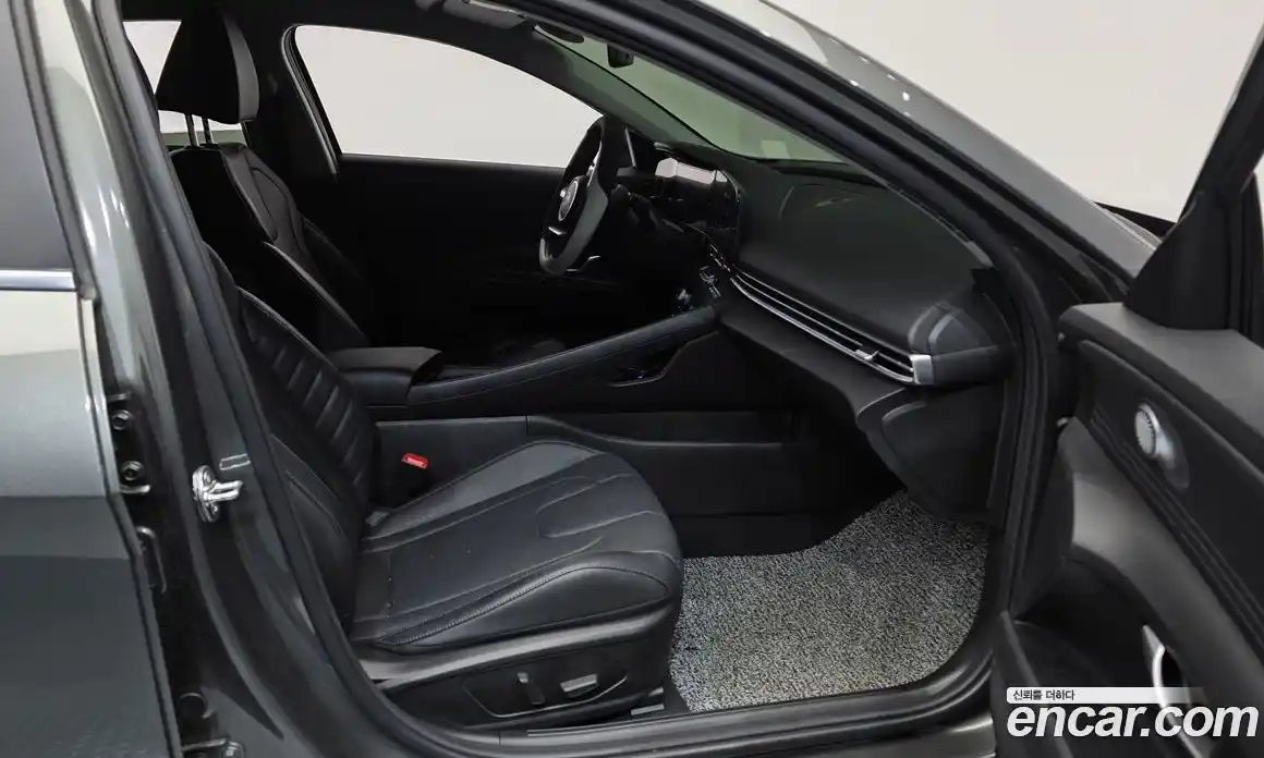 Hyundai Avante 2024 1.6 автомат (гидро), фото 11