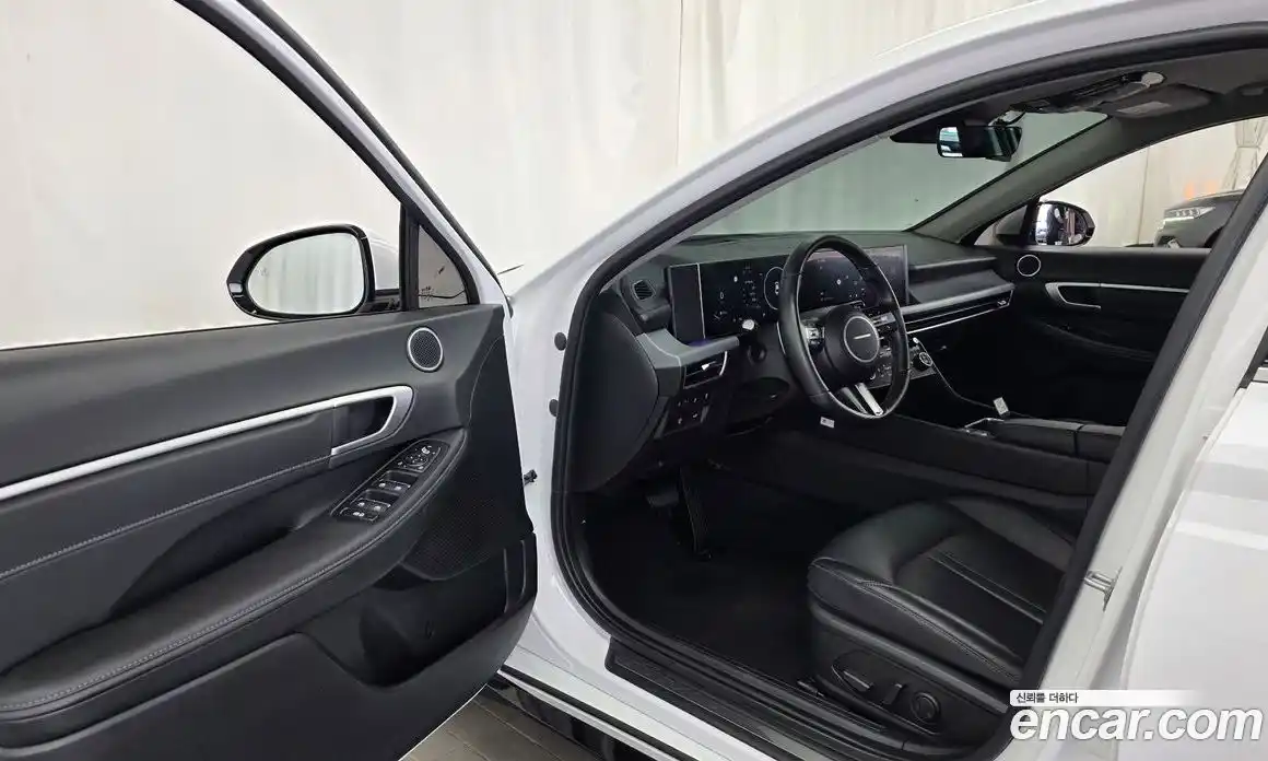 Hyundai Sonata 2025 2.0 автомат (гидро), фото 13