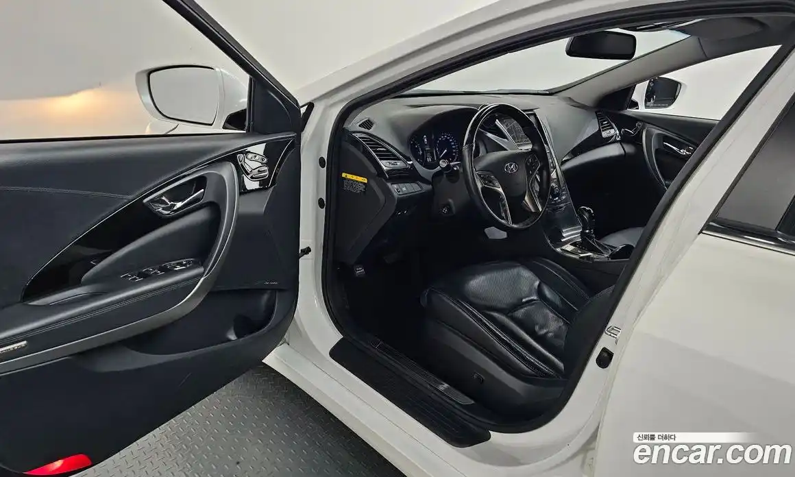 Hyundai Grandeur 2013 3.0 автомат (гидро), фото 13