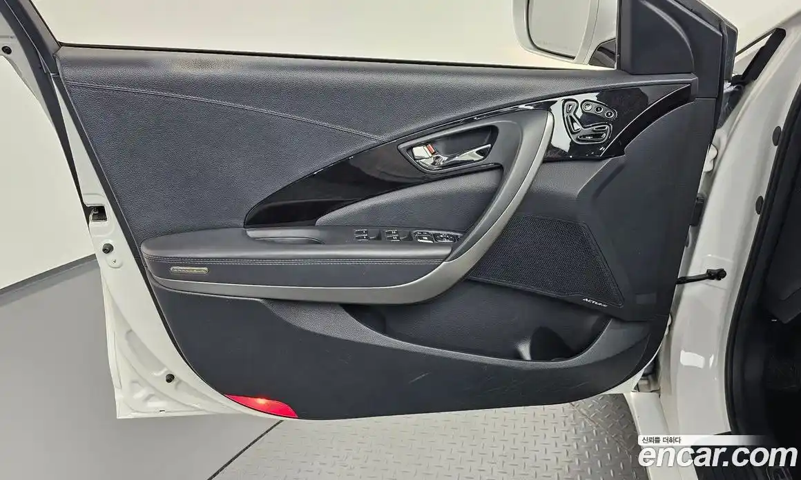 Hyundai Grandeur 2013 3.0 автомат (гидро), фото 14
