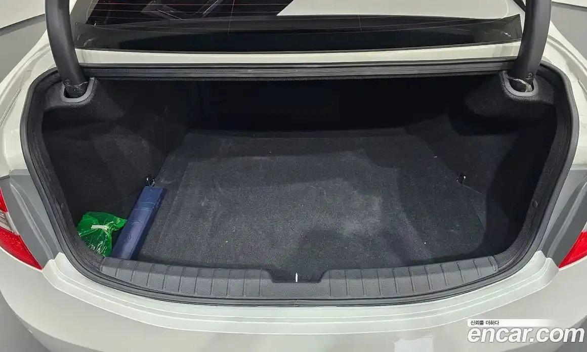 Hyundai Grandeur 2013 3.0 автомат (гидро), фото 23