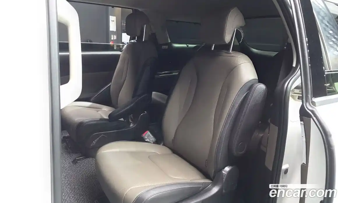 Kia Carnival 2024 3.5 автомат (гидро), фото 18