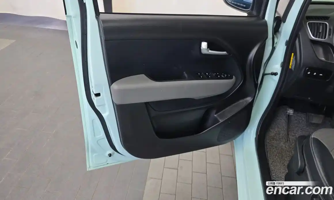 Kia Ray 2022 1.0 автомат (гидро), фото 14