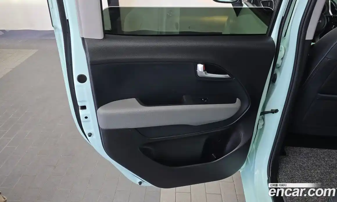 Kia Ray 2022 1.0 автомат (гидро), фото 15