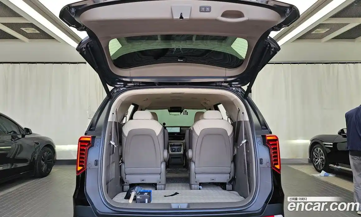 Kia Carnival 2024 3.5 автомат (гидро), фото 25