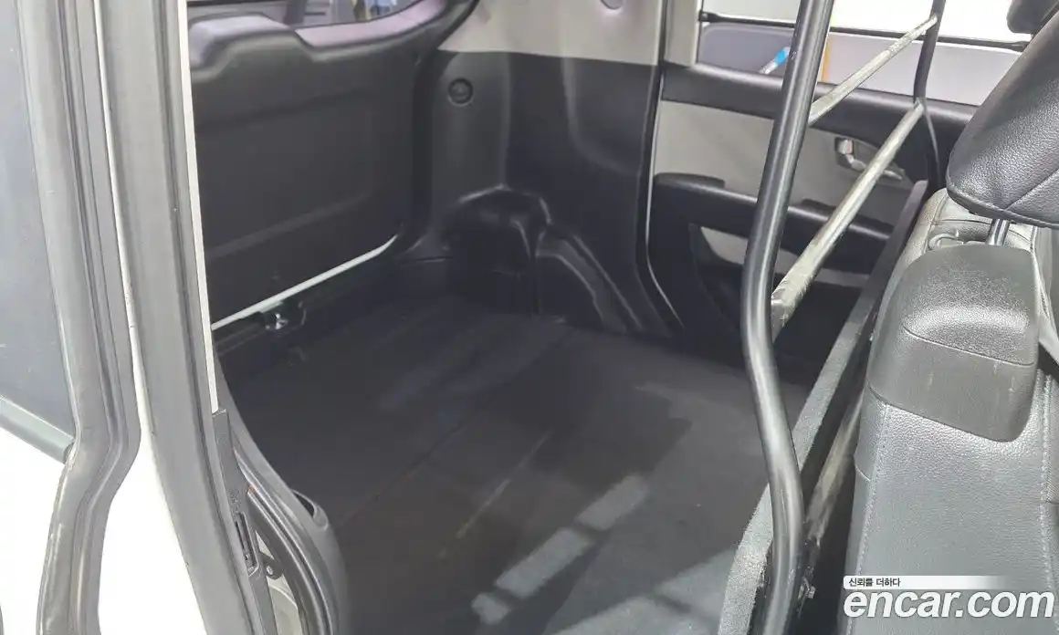 Kia Ray 2023 1.0 автомат (гидро), фото 17