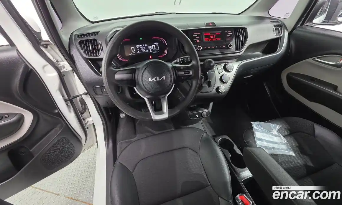 Kia Ray 2023 1.0 автомат (гидро), фото 10