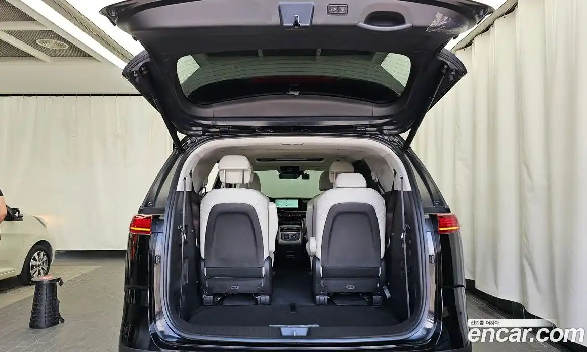 Kia Carnival 2023 3.5 автомат (гидро), фото 26