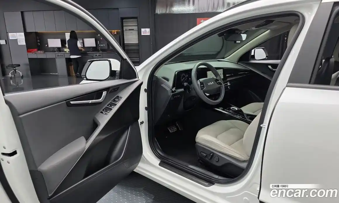 Kia Niro 2024 1.6 автомат (гидро), фото 12