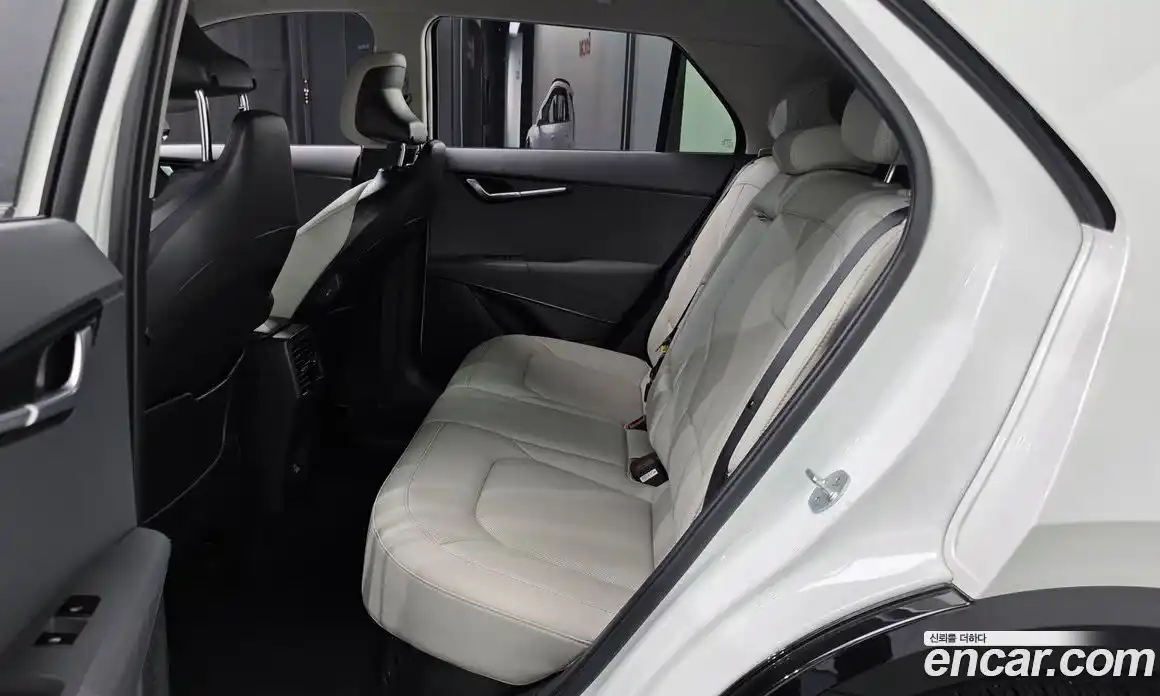 Kia Niro 2024 1.6 автомат (гидро), фото 17