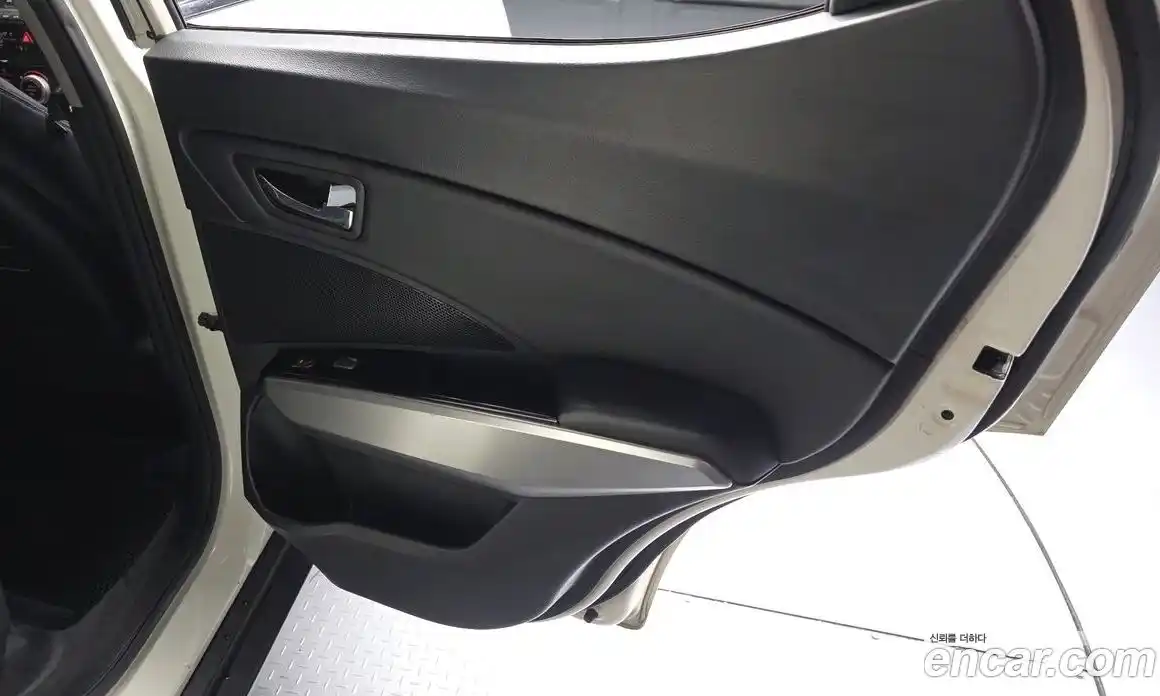 SsangYong TIBOLI 2015 1.6 автомат (гидро), фото 15